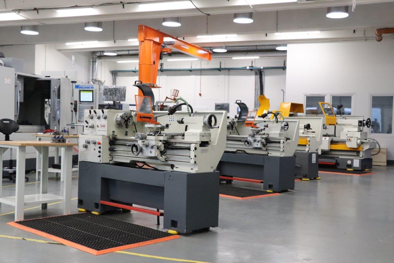 Aeroplex inaugurated a renewed machine shop