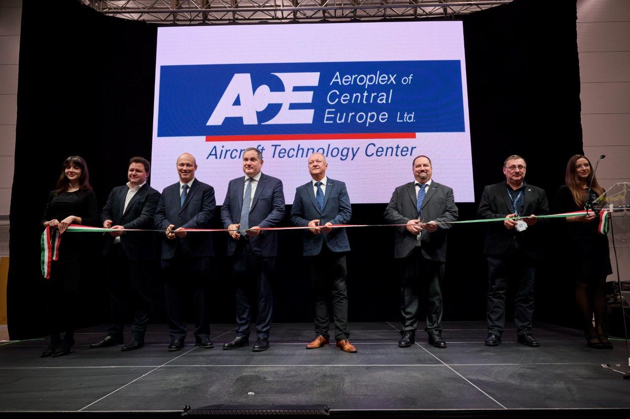 Aeroplex Officially Opens New Component Repair Center