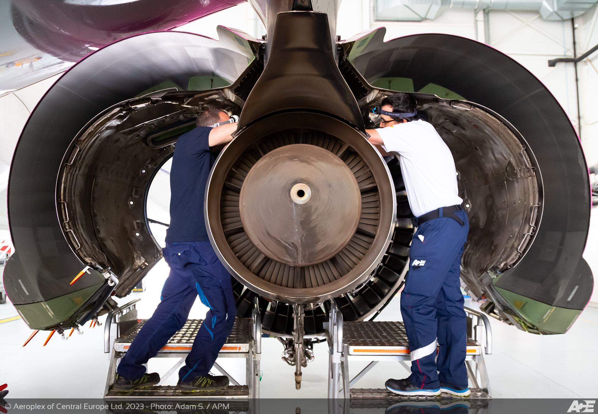 Aeroplex Enters the International Market in Aircraft Maintenance Training