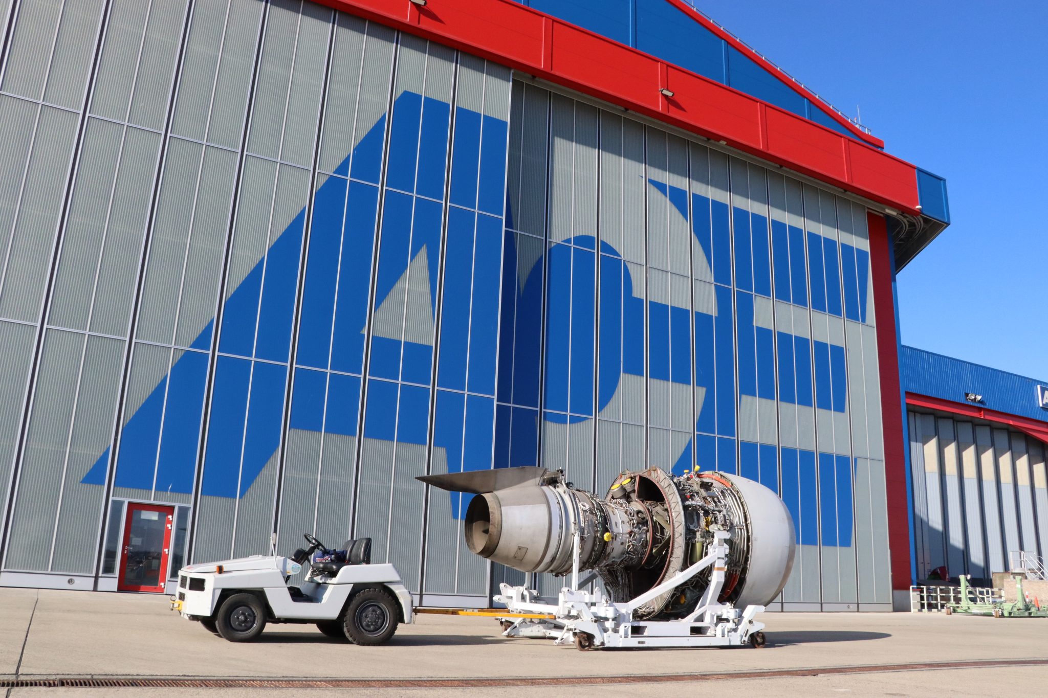 Aeroplex donates DHL Boeing 757 engine to the Museum of Transport ...